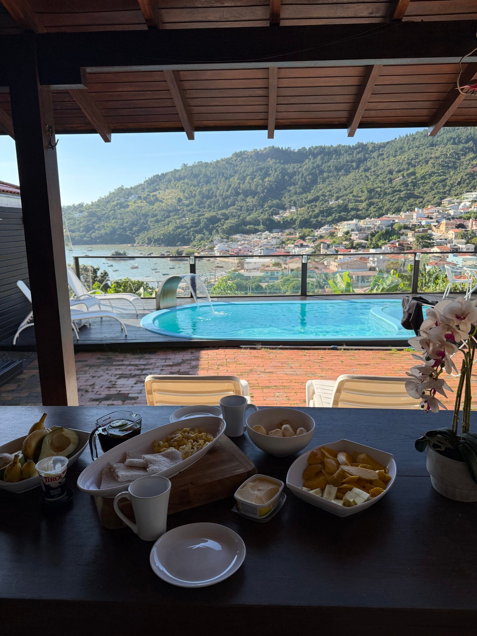 Churrasco na área gourmet da Casa G12